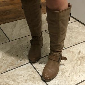 Tan boots. Size 7